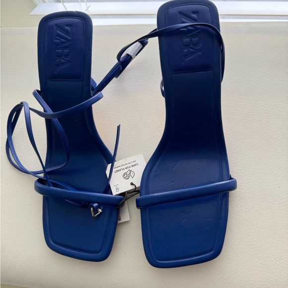 Ankle strap heels - Picture 3 of 5